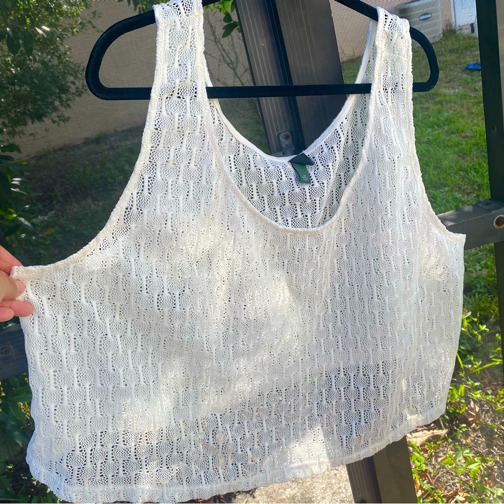 Cropped cream tank top